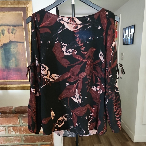 Wilfred Tops - Wilfred by Aritzia Dark Floral Long Sleeve Blouse Romantic Boho Chic Size S